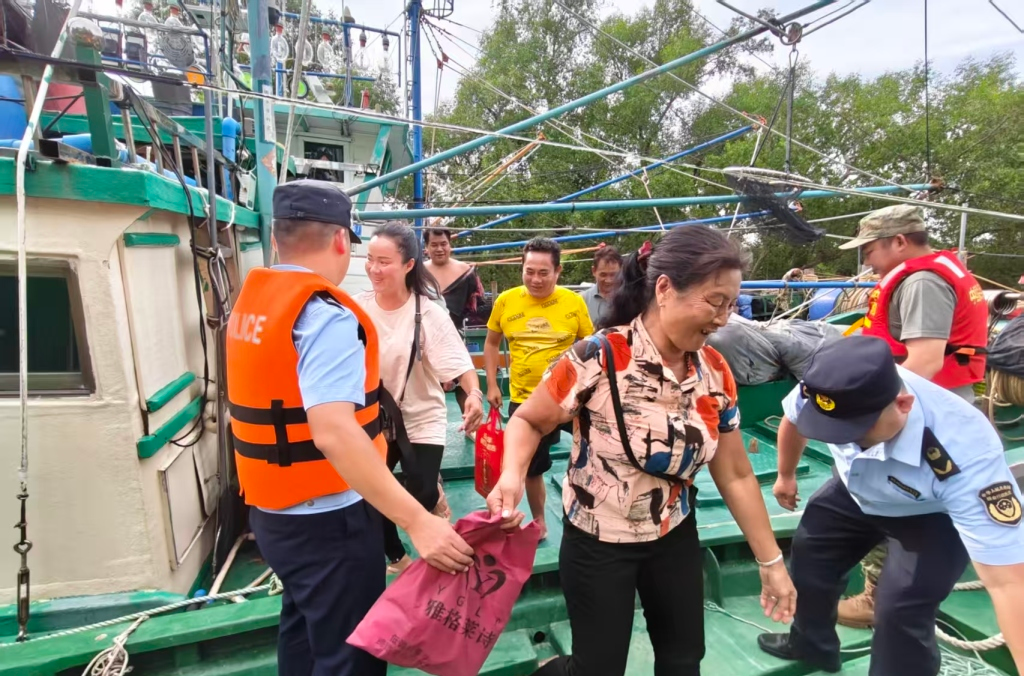台风海口港口轮渡最新消息__台风影响海口港停航