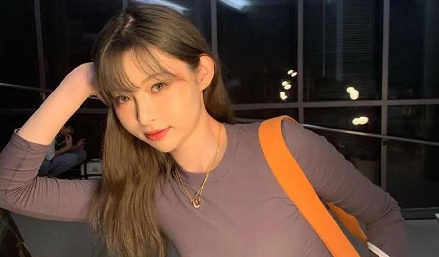 机车女神痞幼为何转为吃货主播？D 音粉丝 2790 万成玩机车天花板