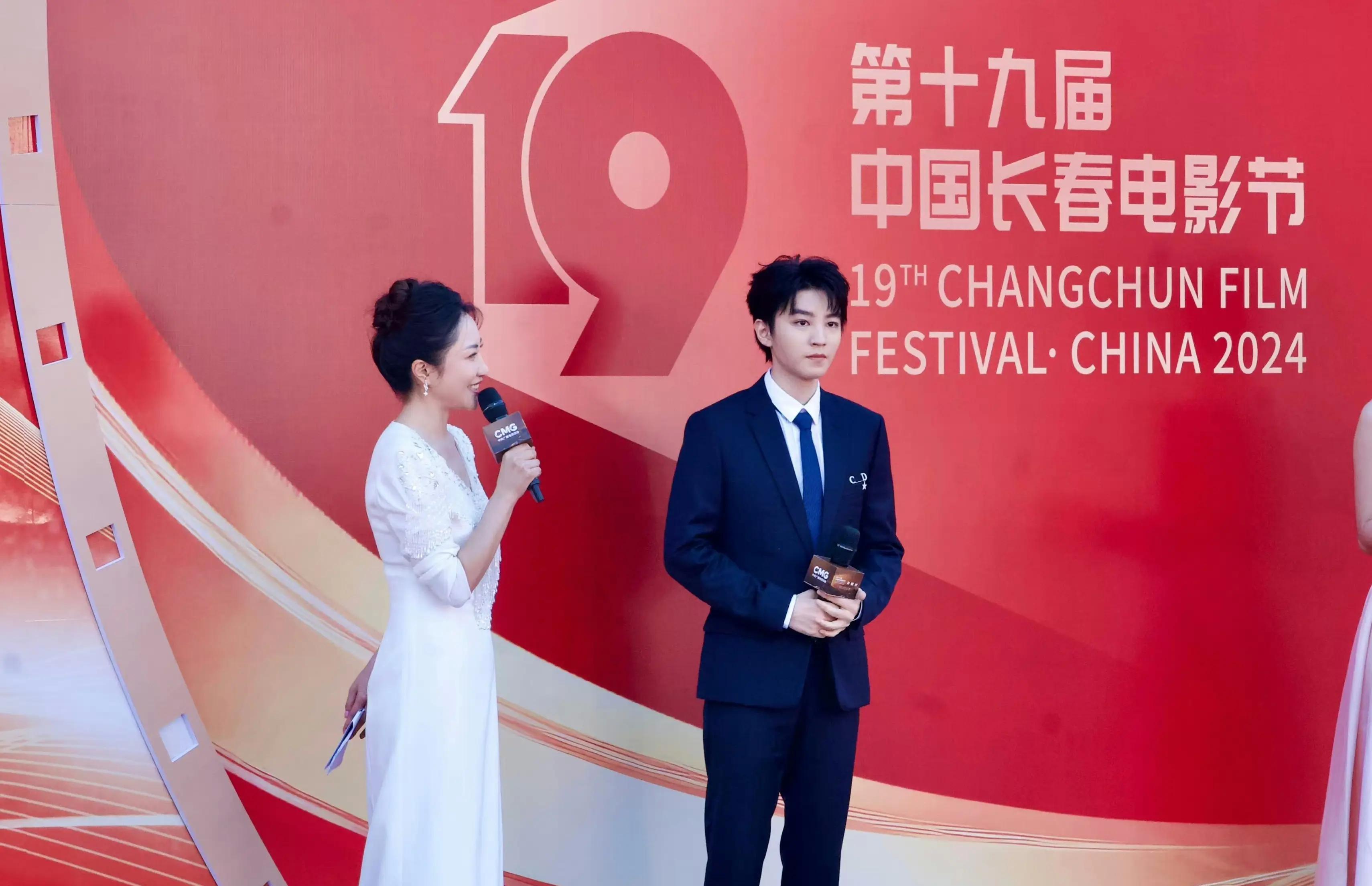 金鹿奖最佳男主角揭晓，彭昱畅首次称帝，黄渤、朱一龙遗憾陪跑