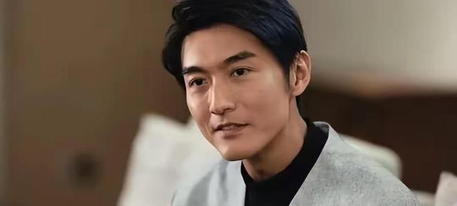 亿万富豪徐云峰追求脱口秀女孩吴秀雅的情感挑战