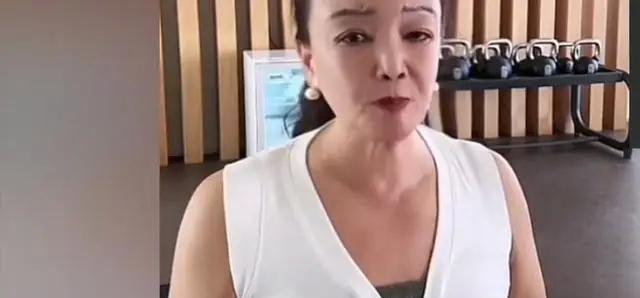 居然是真的！张兰	、向太、蔡明同录综艺，网友：替弟弟们捏一把汗__居然是真的！张兰、向太	、蔡明同录综艺，网友：替弟弟们捏一把汗
