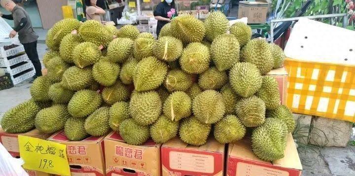 济南多家水果店榴莲低价引流，19.9 元一斤销售火爆