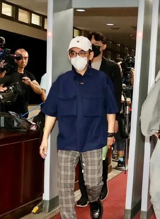 黄子佼逃过一劫？被控性侵案获不起诉，娇妻孟耿如或长舒一口气_黄子佼逃过一劫？被控性侵案获不起诉	，娇妻孟耿如或长舒一口气_