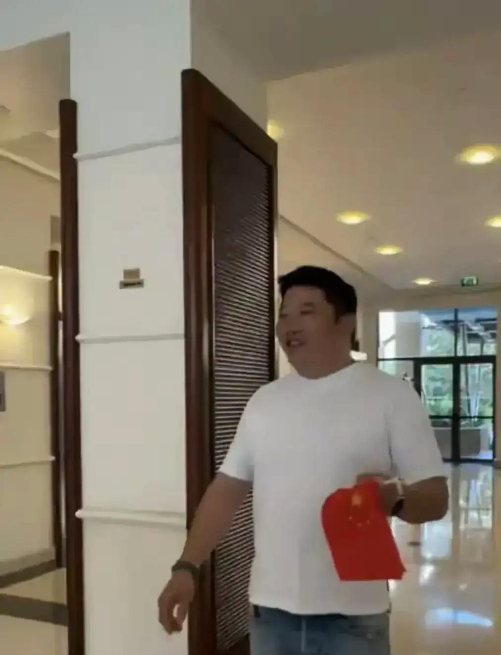 _长荣酒店剪烂国旗后续：集团过往劣迹被扒，24艘货船大单只给日韩_长荣酒店剪烂国旗后续：集团过往劣迹被扒，24艘货船大单只给日韩