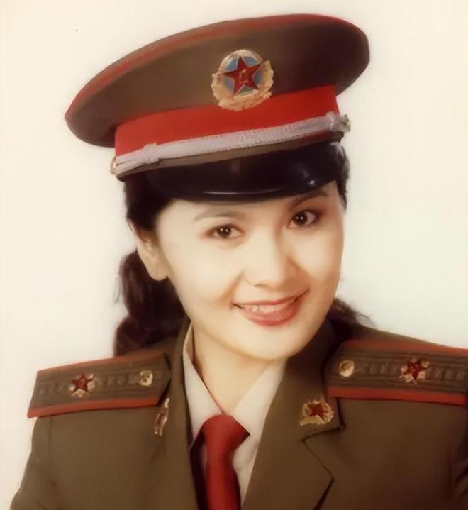 她是80年代知名女演员	，丈夫是军委副主席之子，离婚后怎么样？__她是80年代知名女演员，丈夫是军委副主席之子	，离婚后怎么样？
