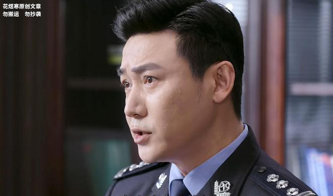 _《人民警察》最强说书人梁震，用缺少仪式感的结案，让所有人崩溃_《人民警察》最强说书人梁震，用缺少仪式感的结案	，让所有人崩溃