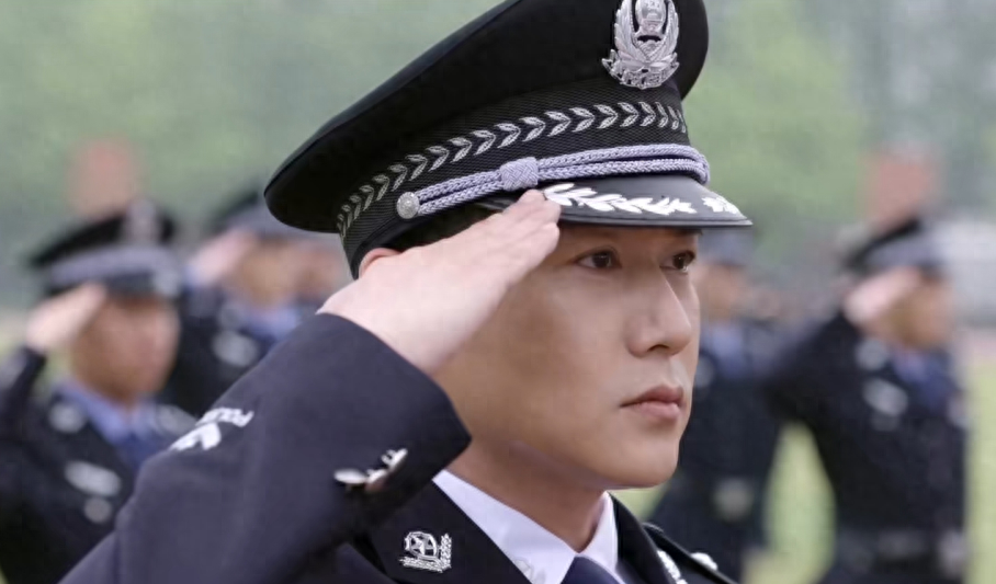 人民警察定档 10 月 7 日，陆毅万茜领衔主演，涉案剧市场能否迎来新爆款？