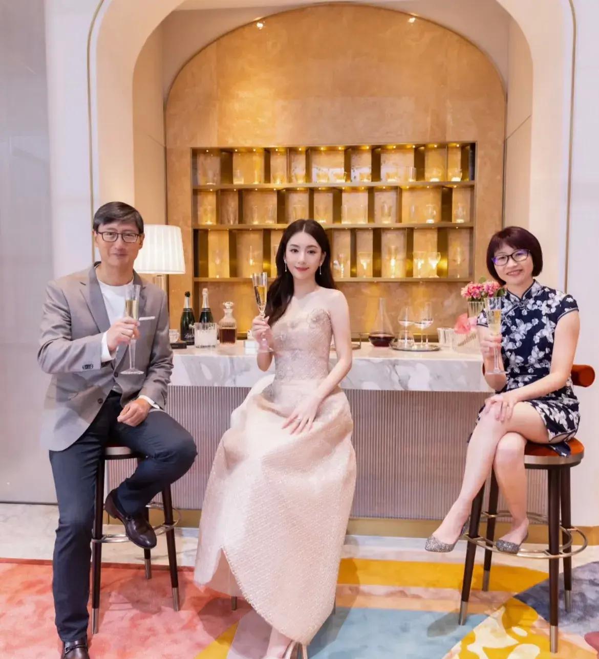 _天王降临郭富城官网_网友偶遇王宝强老婆