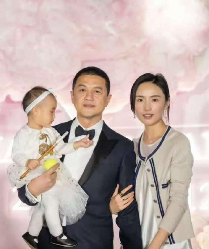 _李亚鹏女儿喜欢谁_李亚鹏和女儿
