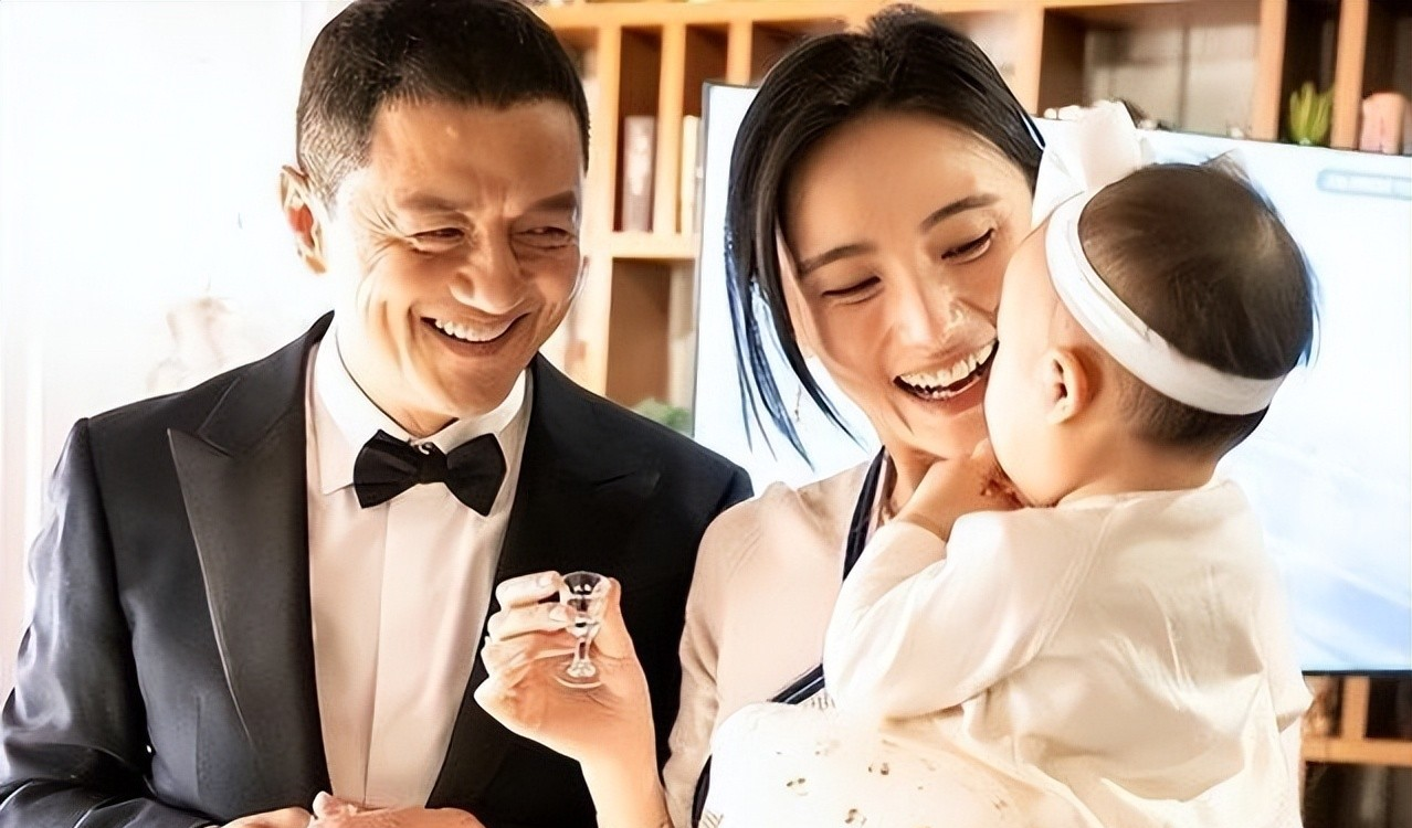 李亚鹏女儿喜欢谁_李亚鹏和女儿_