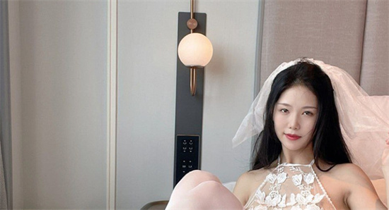 高颜值御姐抖娘利世，最新写真福利，办公室OL职业装捆绑  第4张