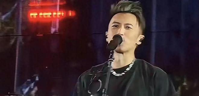 黑料传送门：谢霆锋香港演唱会众星云集，老爸谢贤因何未现身？