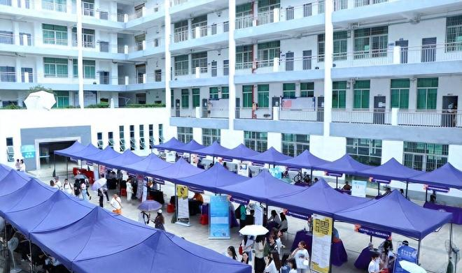 _高校失业率_高校毕业生失业