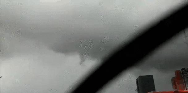 51吃瓜网站：广铁集团因强对流天气调整列车运行 湘南地区将现雷暴大风冰雹