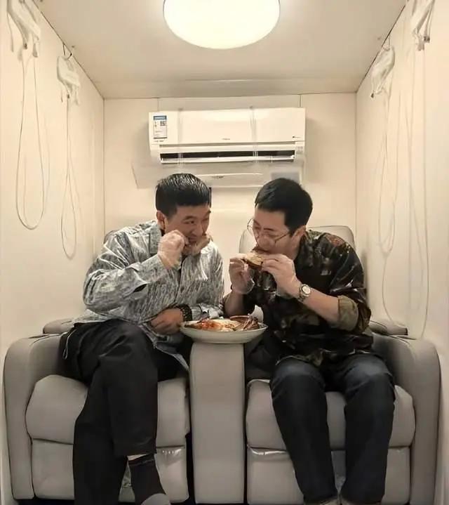 杨子新综艺官宣，从消费黄圣依到利用孩子	，亲子节目捞金太讽刺！_杨子新综艺官宣，从消费黄圣依到利用孩子，亲子节目捞金太讽刺！_