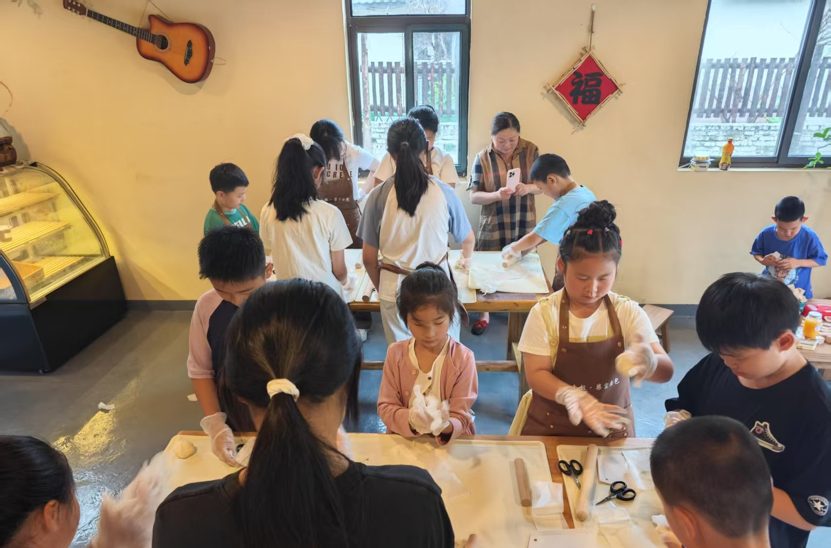 _退休请客吃饭的通知怎么说_退休接受宴请