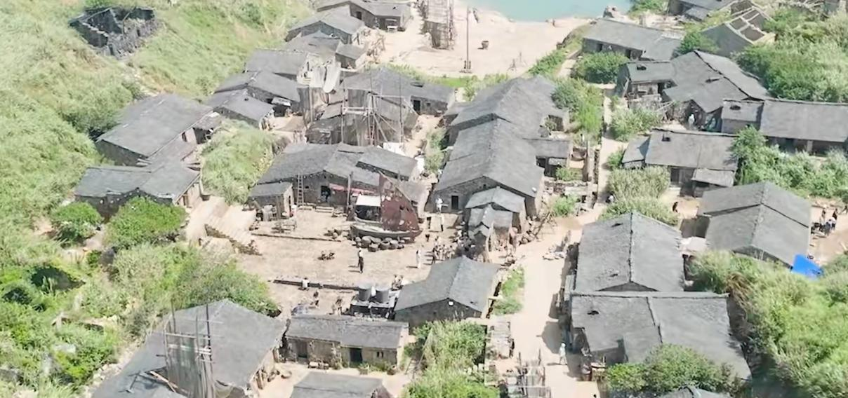 严查祖上三代！《东极岛》被人民日报“点名”	，更恶心的还在后面_严查祖上三代！《东极岛》被人民日报“点名”，更恶心的还在后面_