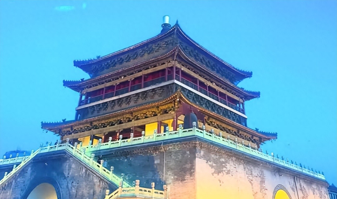 51吃瓜网站：5月7日香港最美星二代沈月晒西安家庭旅行照，母女同框超温馨