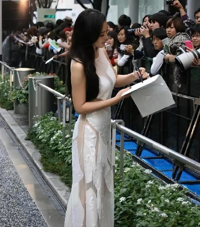 张馨予衣品__张馨予到底干净不