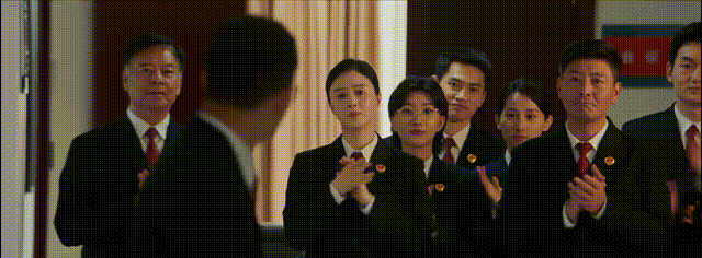 《以法之名》36集大结局：秦锋牺牲，万海被害	，洪亮开放式结局__《以法之名》36集大结局：秦锋牺牲，万海被害，洪亮开放式结局