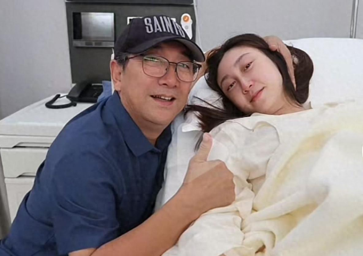 黑料福利：8月11日水均益官宣当爷爷，水亦诗顺利产女，产后首度更新透露详情