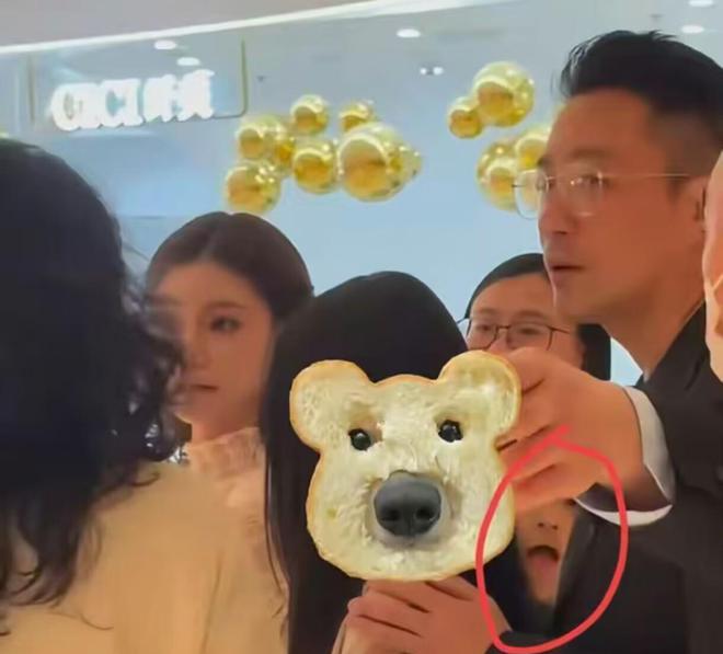 黑料社app：大S死后小玥儿和霖霖回北京，S粉气疯竟指汪小菲张兰博眼球