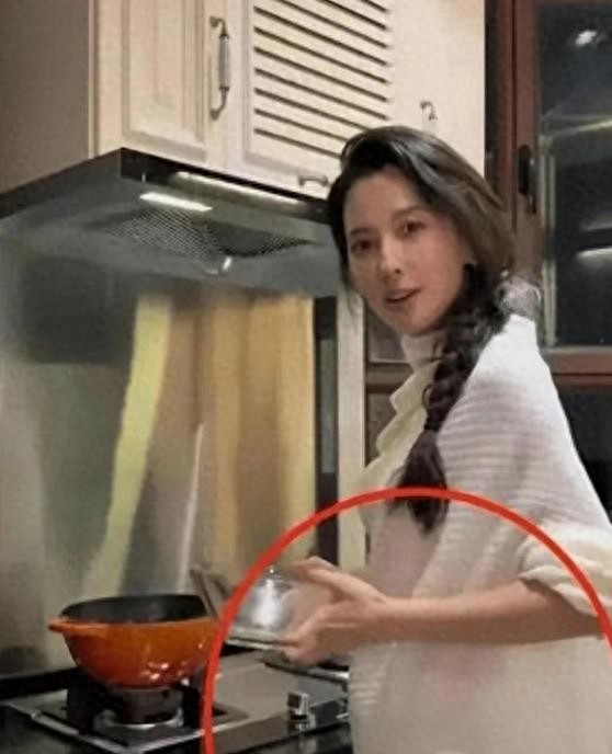 挂墙上才老实？53岁汪峰示爱宁静	，同一求婚“套路”曾拿下章子怡__挂墙上才老实？53岁汪峰示爱宁静，同一求婚“套路	”曾拿下章子怡